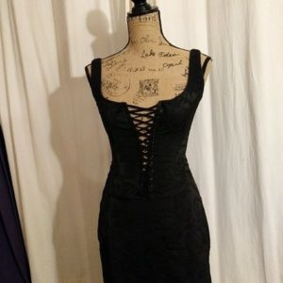 EUCBeautiful Black Brocade Corset & Matching Skirt - Picture 1 of 5